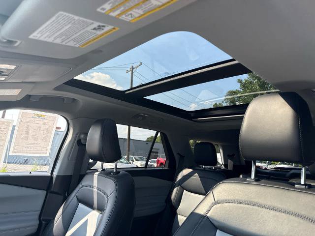 Certified 2023 Ford Explorer XLT w/ Equipment Group 202A AWD/4WD image 13