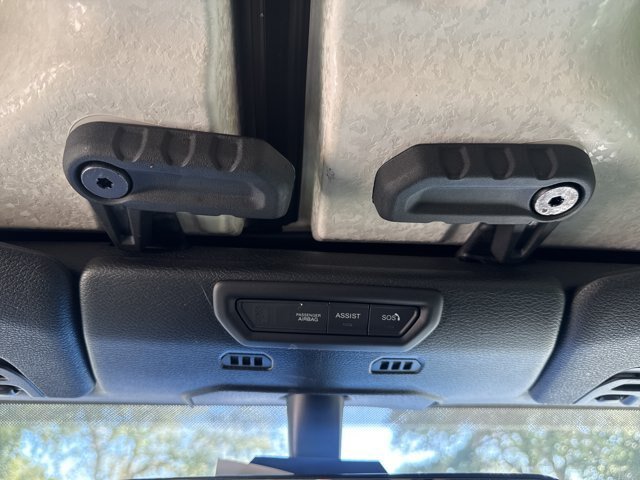 Used 2022 Jeep Gladiator Sport AWD/4WD image 31