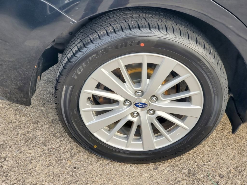 Used 2017 Subaru Impreza 2.0i Premium image 5