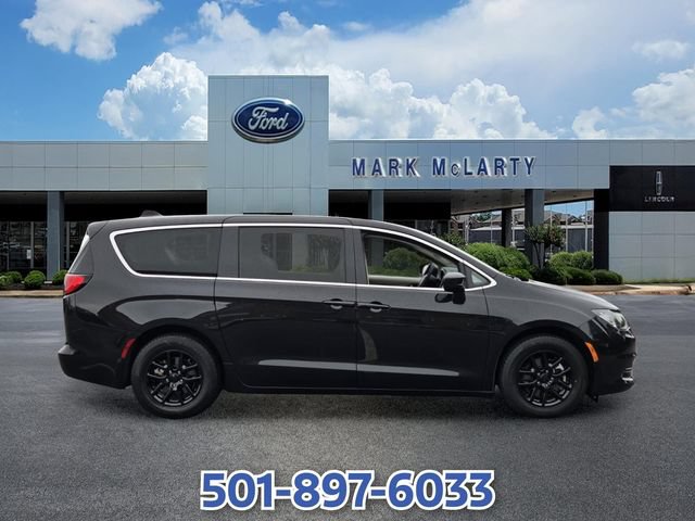 Used 2022 Chrysler Voyager LX FWD image 6