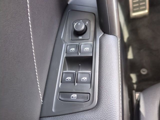 Used 2023 Volkswagen Tiguan SE R-Line FWD image 26