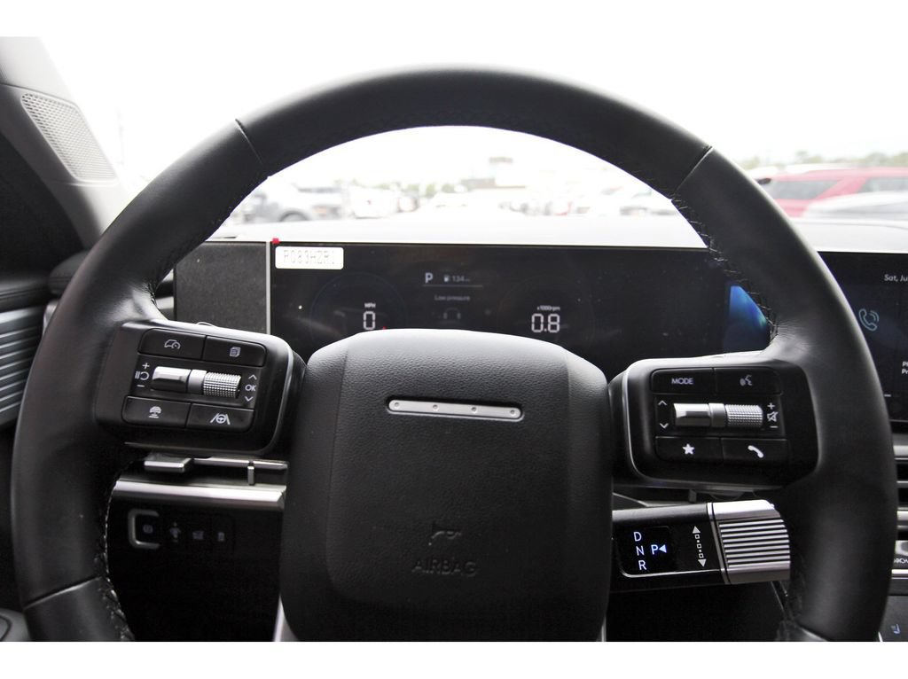 Used 2025 Hyundai Santa Fe SEL FWD image 17