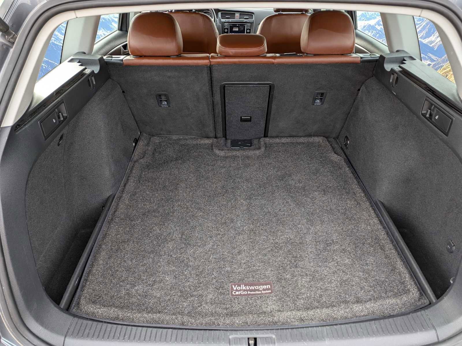 Used 2019 Volkswagen Golf Alltrack S image 31