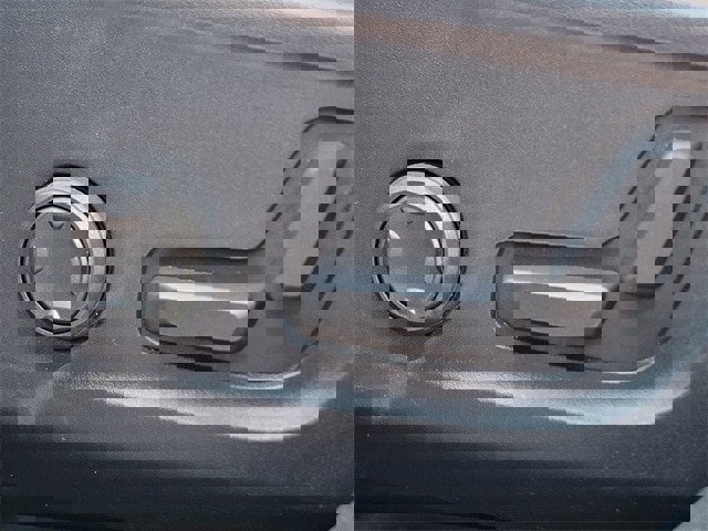 Used 2023 Volvo XC40 B5 Ultimate w/ Protection Package Premier image 4