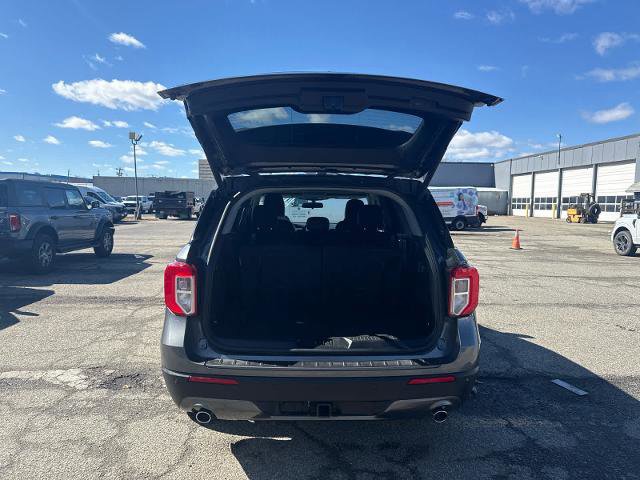 Certified 2023 Ford Explorer XLT w/ Equipment Group 202A image 11