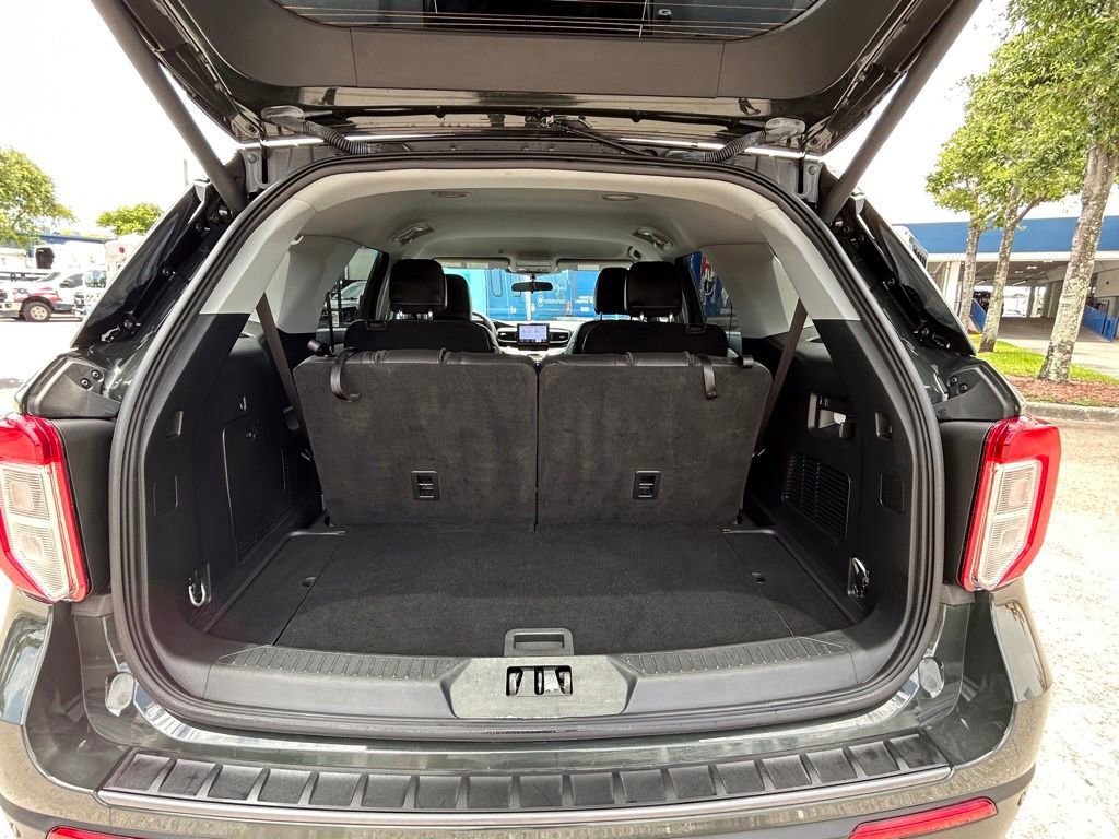 Certified 2023 Ford Explorer XLT w/ Equipment Group 202A RWD image 31