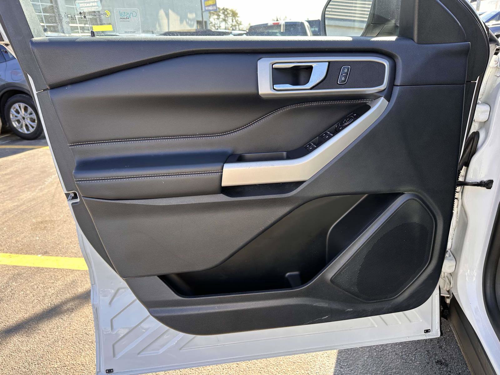 Certified 2022 Ford Explorer XLT w/ Equipment Group 202A image 9