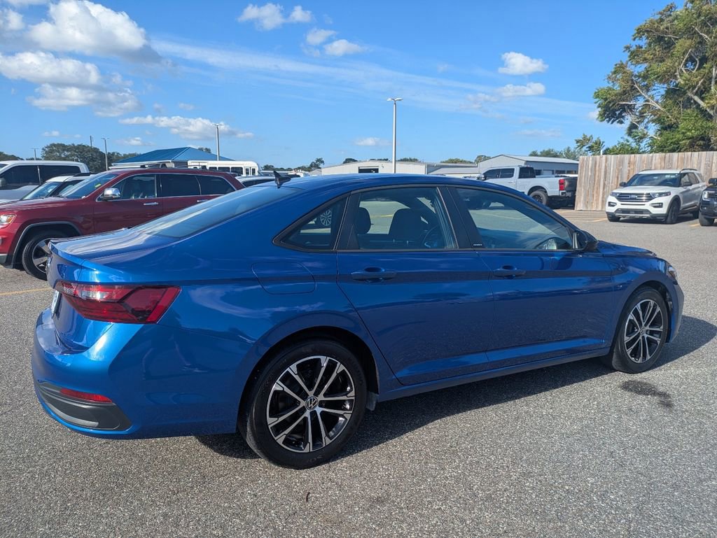 Used 2024 Volkswagen Jetta Sport FWD image 6