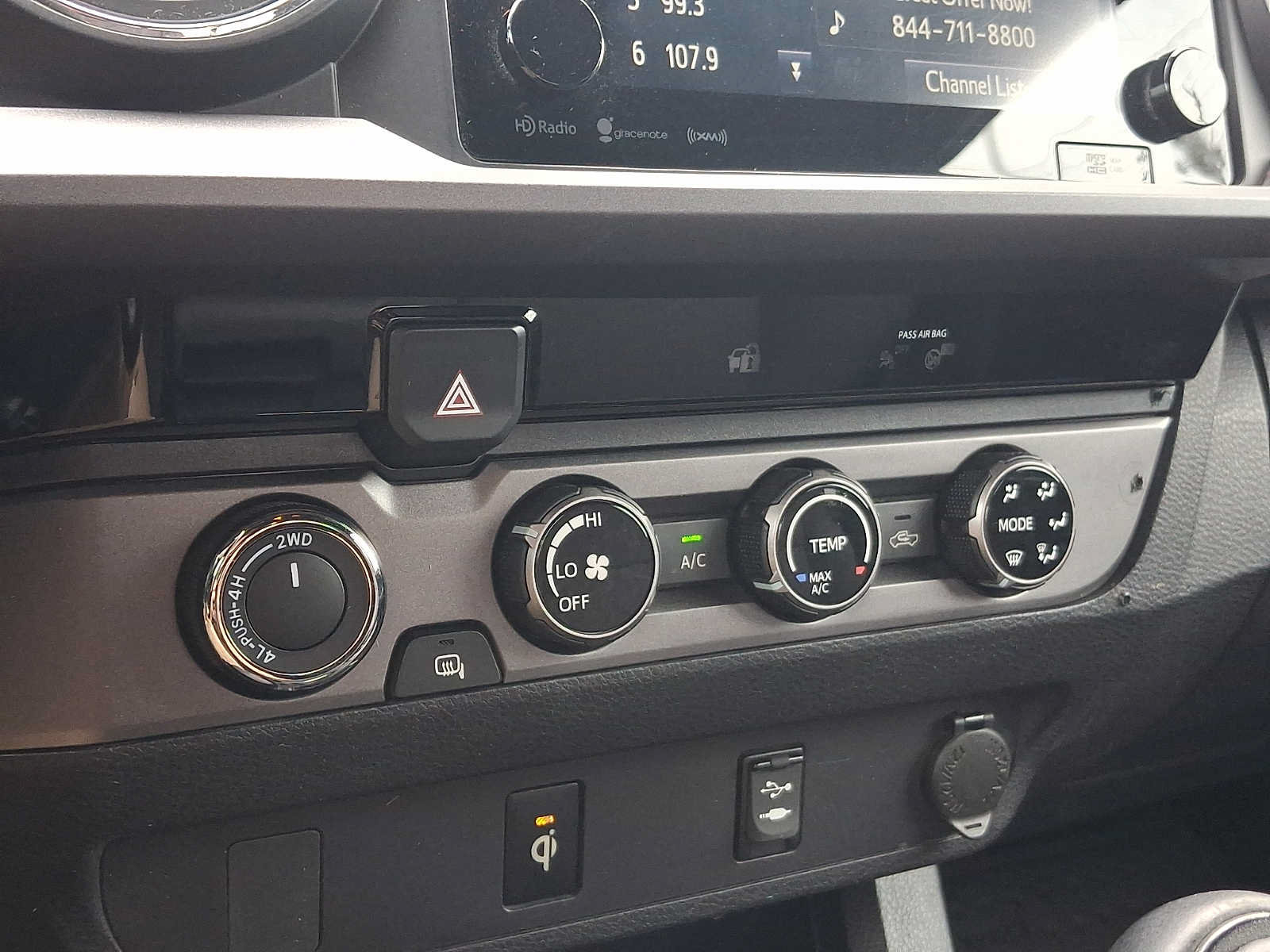 Used 2018 Toyota Tacoma TRD Sport AWD/4WD image 14