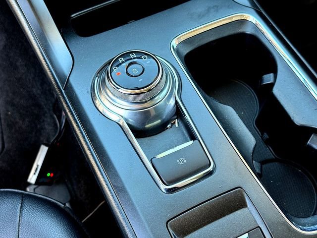 Certified 2018 Ford Fusion SE w/ Equipment Group 201A image 18
