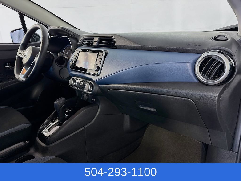 Used 2025 Nissan Versa SV image 25