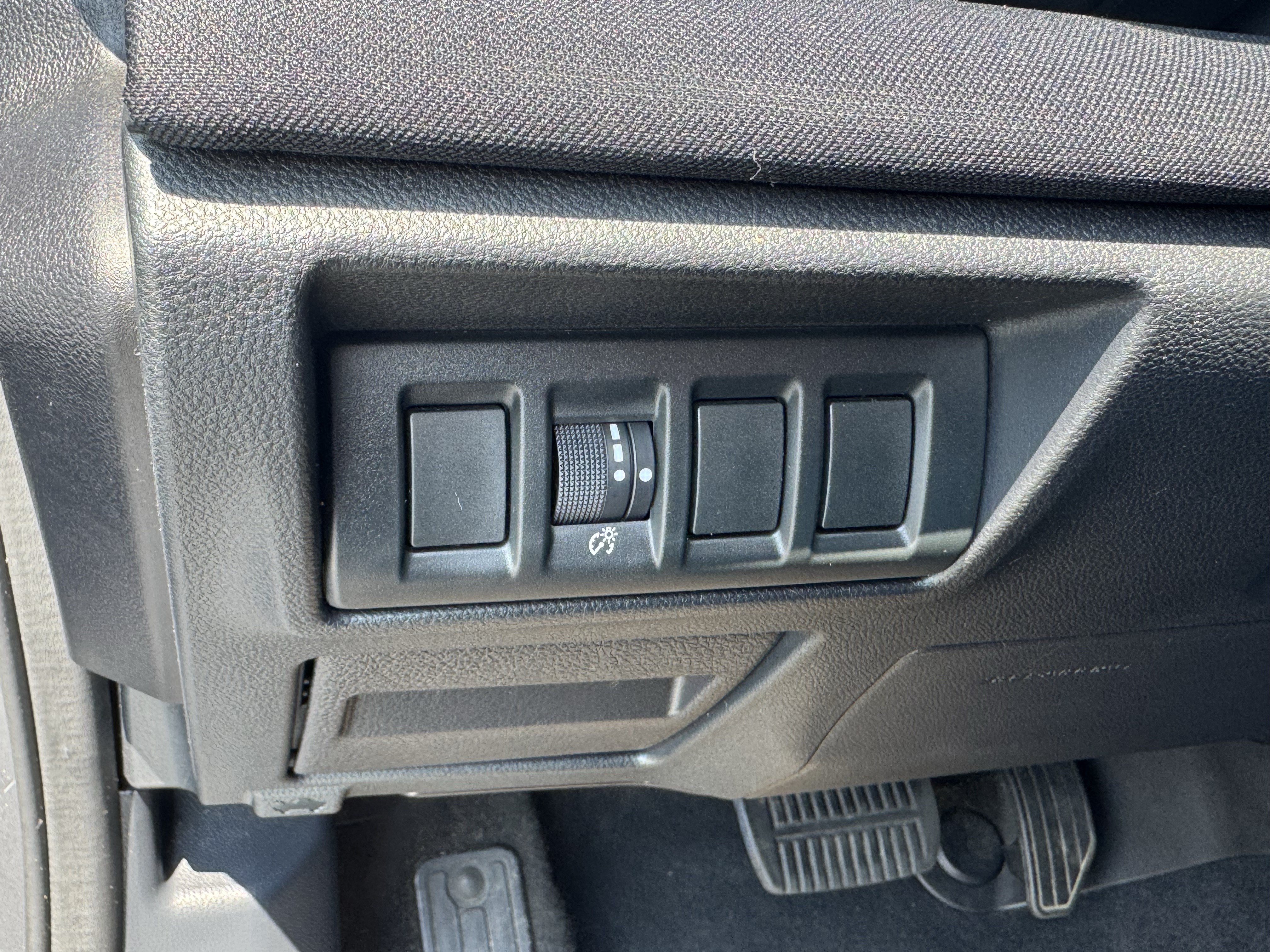 Used 2023 Subaru Outback Premium AWD/4WD image 34