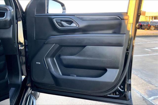 Used 2023 GMC Yukon XL SLT w/ SLT Premium Package image 22