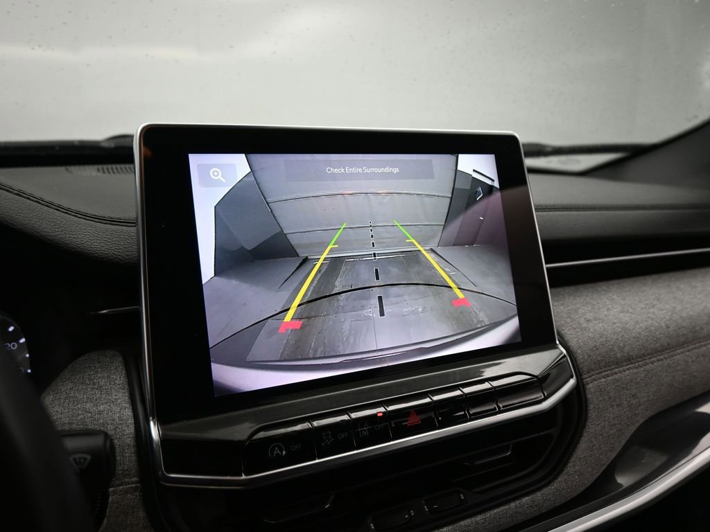 Used 2023 Jeep Compass Latitude image 41