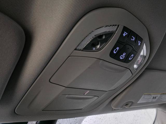 Used 2018 Chrysler Pacifica Touring-L Plus w/ Advanced Safetytec Group FWD image 40