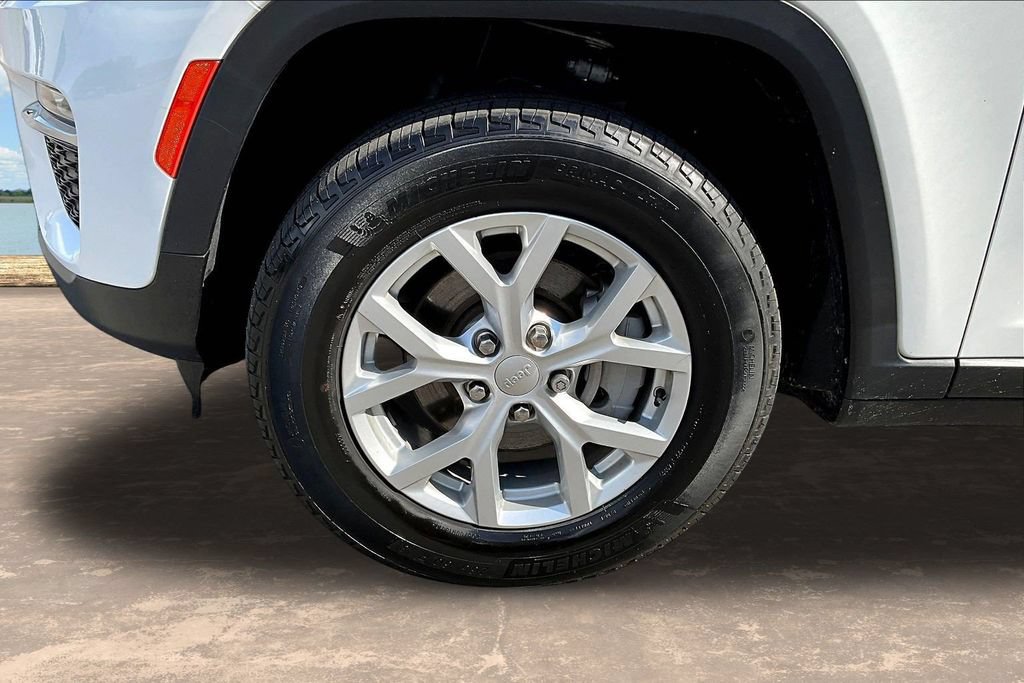 Used 2023 Jeep Grand Cherokee Limited RWD image 34