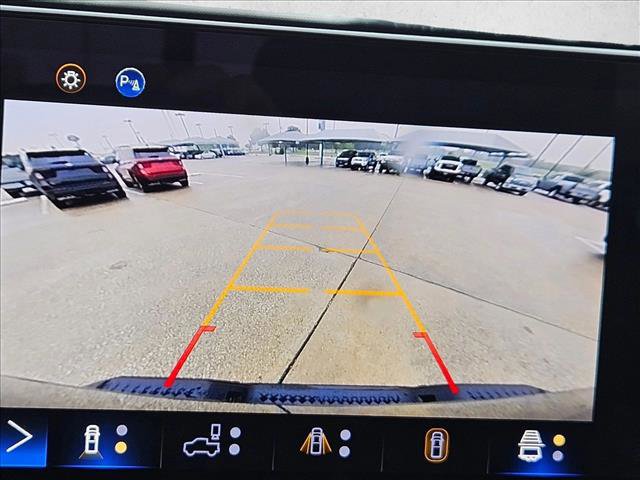 Used 2024 Chevrolet Colorado ZR2 w/ Technology Package AWD/4WD image 10