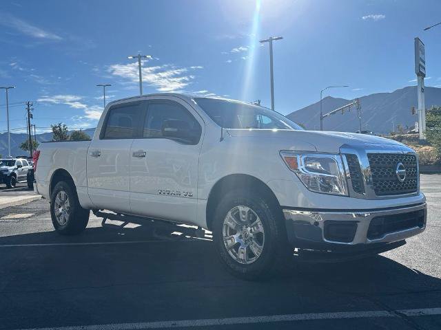 Used 2018 Nissan Titan SV w/ SV Convenience Package AWD/4WD image 6