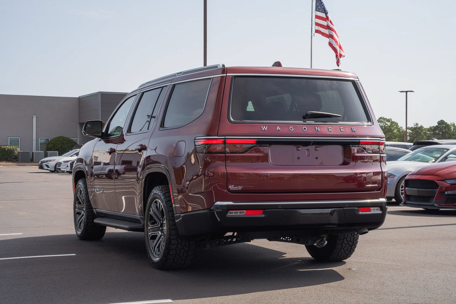 Used 2022 Jeep Wagoneer Series III RWD image 5