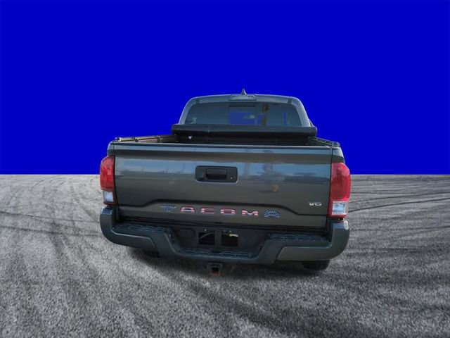 Used 2022 Toyota Tacoma SR5 w/ Technology Package image 5