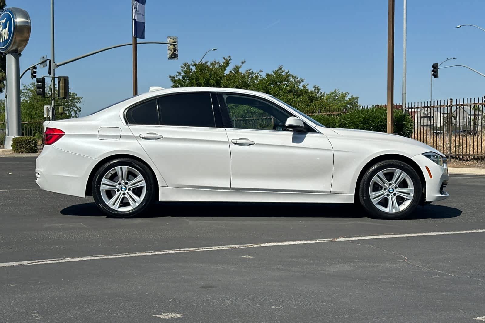 Used 2018 BMW 330i Sedan RWD image 9
