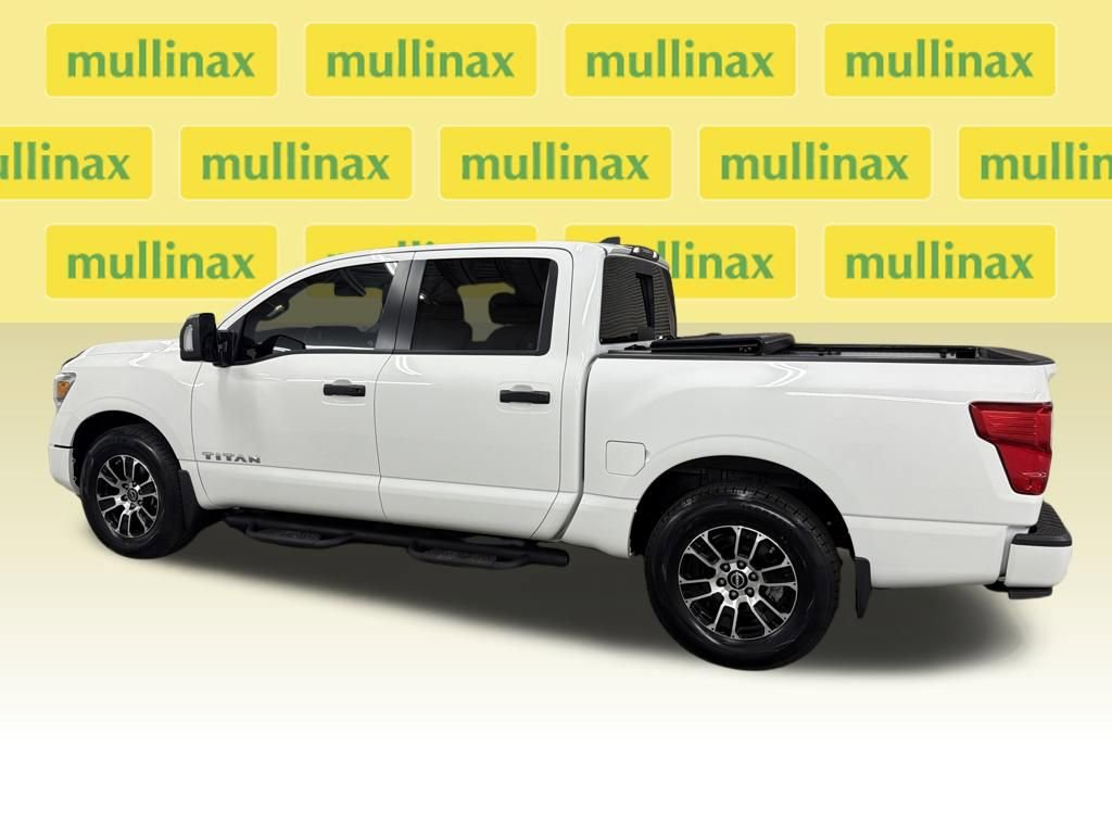 Used 2023 Nissan Titan SV w/ SV Convenience Package image 6
