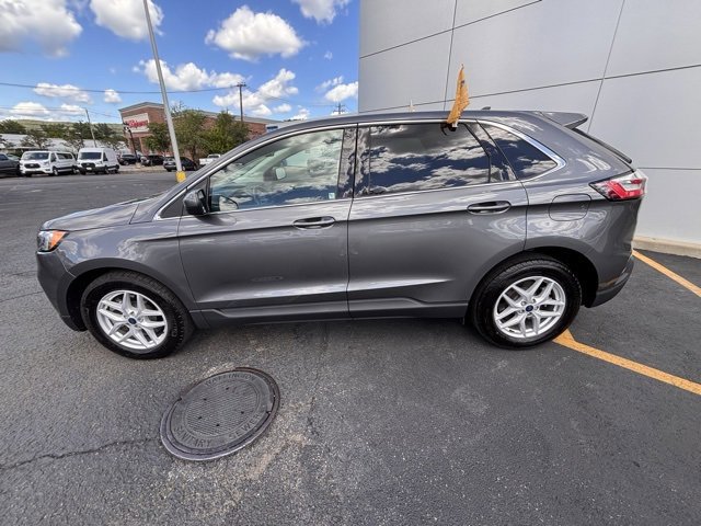 Certified 2022 Ford Edge SEL w/ Convenience Package image 3