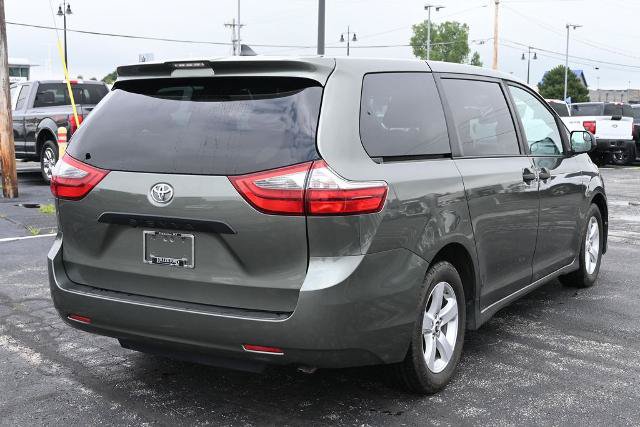 Used 2020 Toyota Sienna L FWD image 9