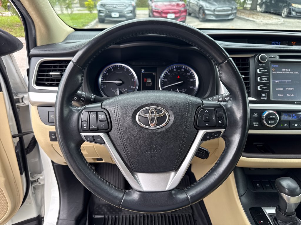 Used 2019 Toyota Highlander Limited AWD/4WD image 17