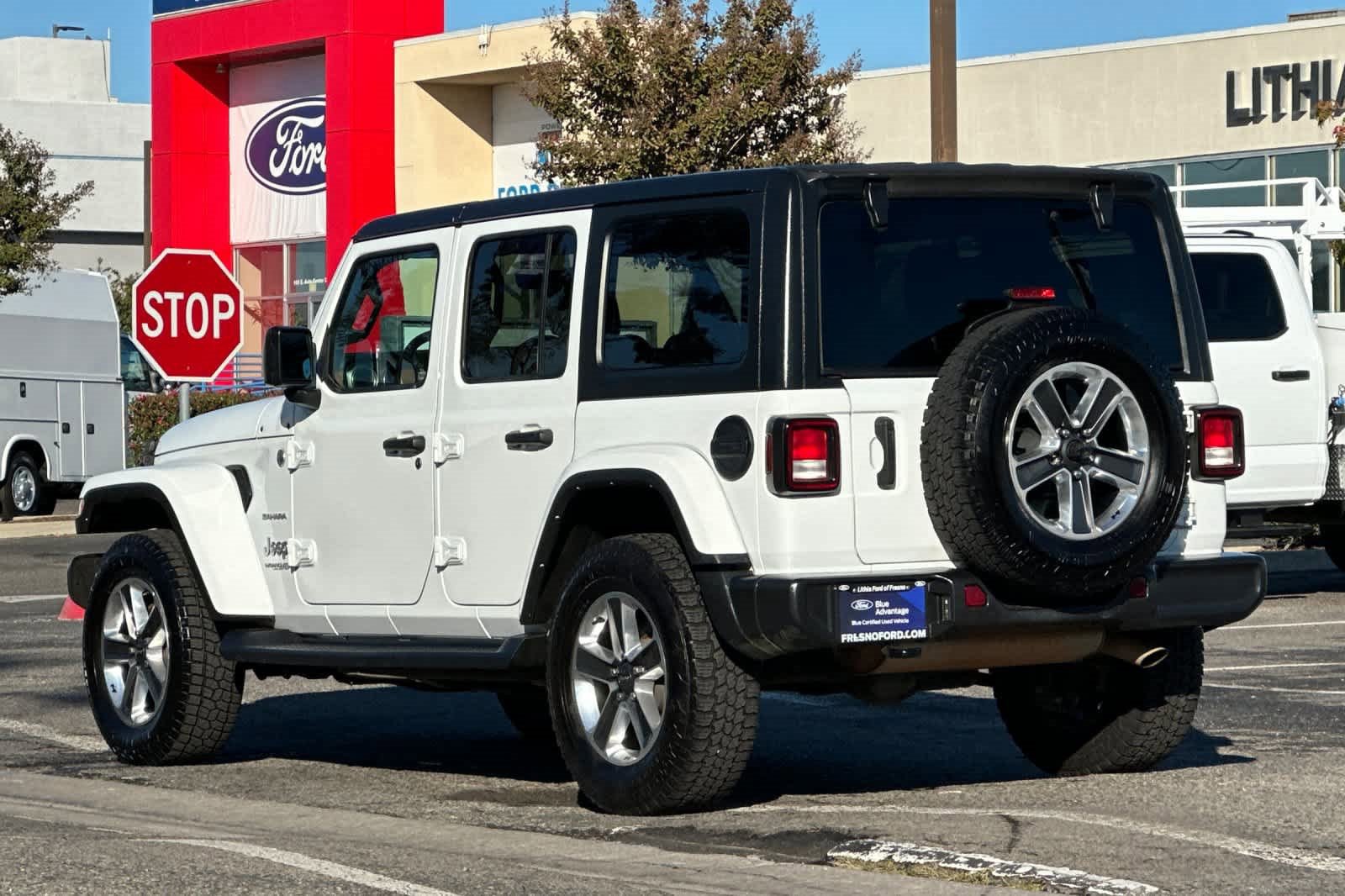 Used 2022 Jeep Wrangler Unlimited Sahara image 3