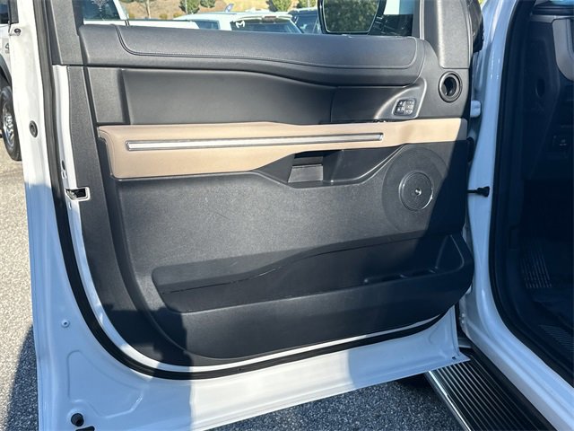 Certified 2023 Ford Expedition Limited image 10