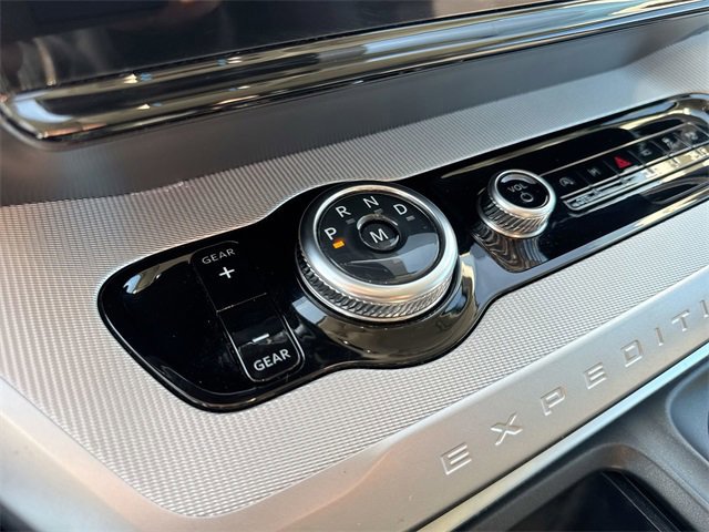 Certified 2025 Ford Expedition Active image 27