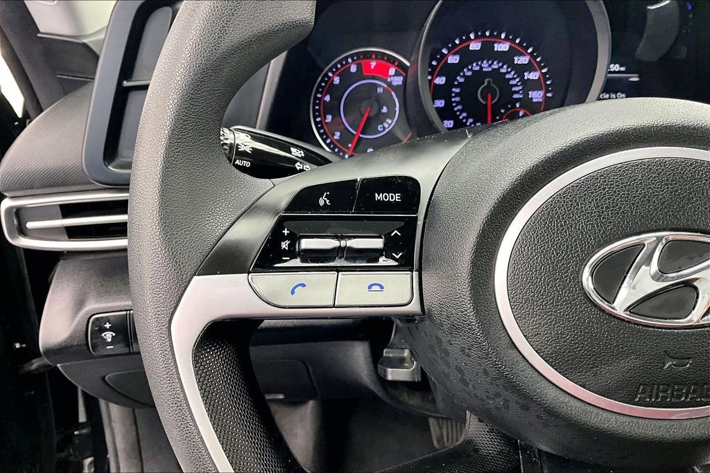 Used 2022 Hyundai Elantra SEL FWD image 18
