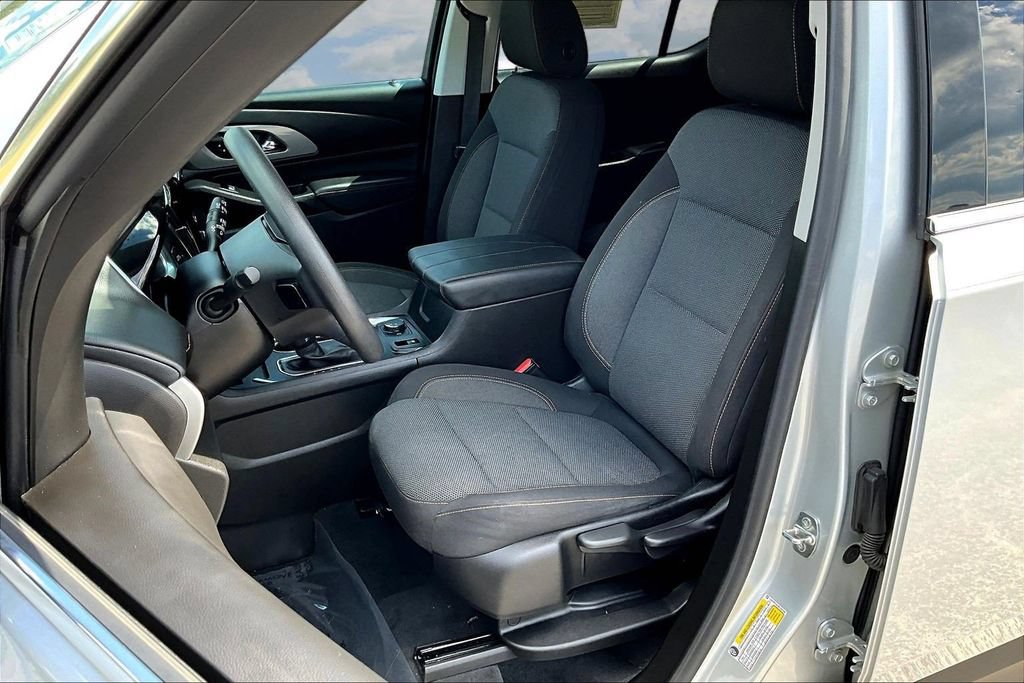 Used 2021 Chevrolet Traverse LS FWD image 23
