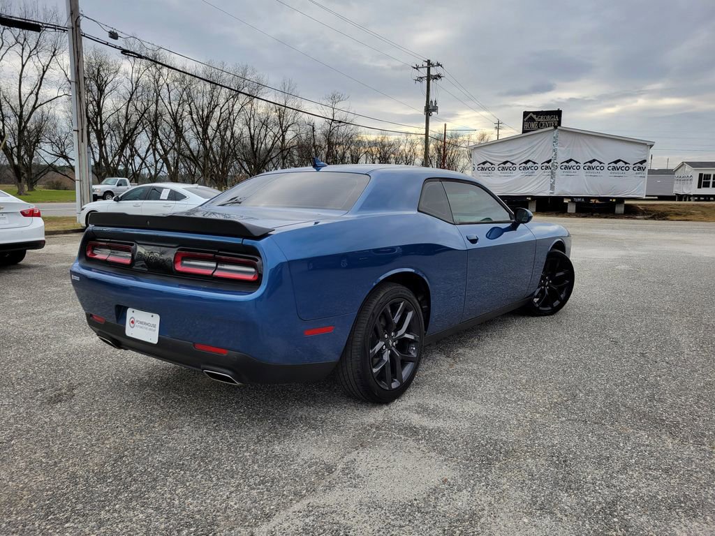Used 2022 Dodge Challenger SXT w/ Plus Package image 5