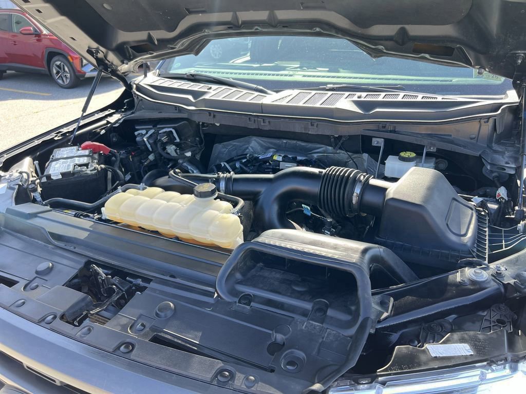 Certified 2022 Ford F150 XLT w/ Equipment Group 302A High image 20