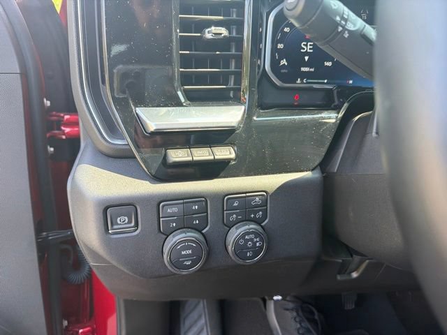 Used 2026 Chevrolet Silverado 2500 High Country w/ High Country Premium Package AWD/4WD image 19