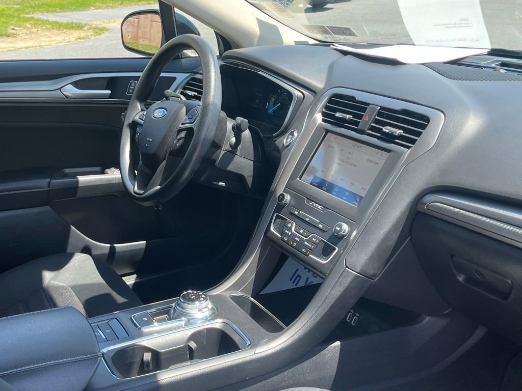Certified 2020 Ford Fusion SE FWD image 16