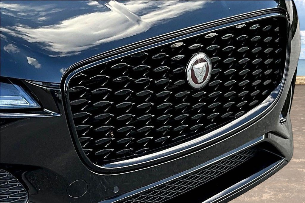 Used 2023 Jaguar F-PACE S AWD/4WD image 34
