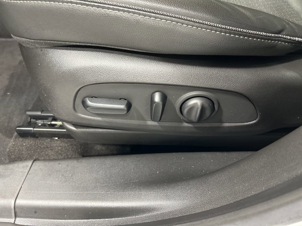 Used 2023 Buick Encore GX Preferred w/ Cold Weather Comfort Package FWD image 12