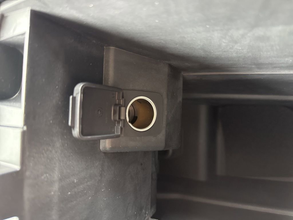 Certified 2021 Ford Edge SE image 13