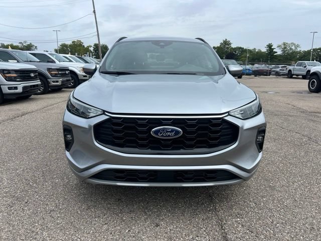 Certified 2024 Ford Escape ST-Line Select w/ Tech Pack #1 AWD/4WD image 2