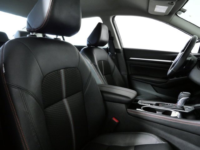 Used 2025 Nissan Altima 2.5 SR AWD/4WD image 12