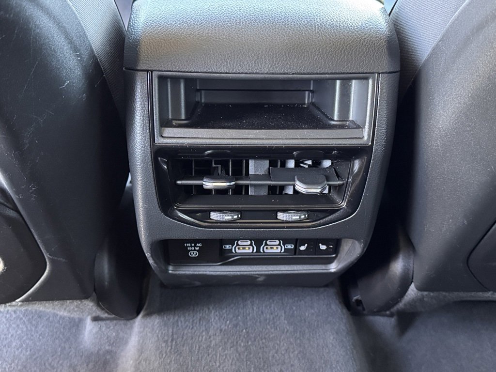 Used 2023 Jeep Grand Cherokee Limited image 29