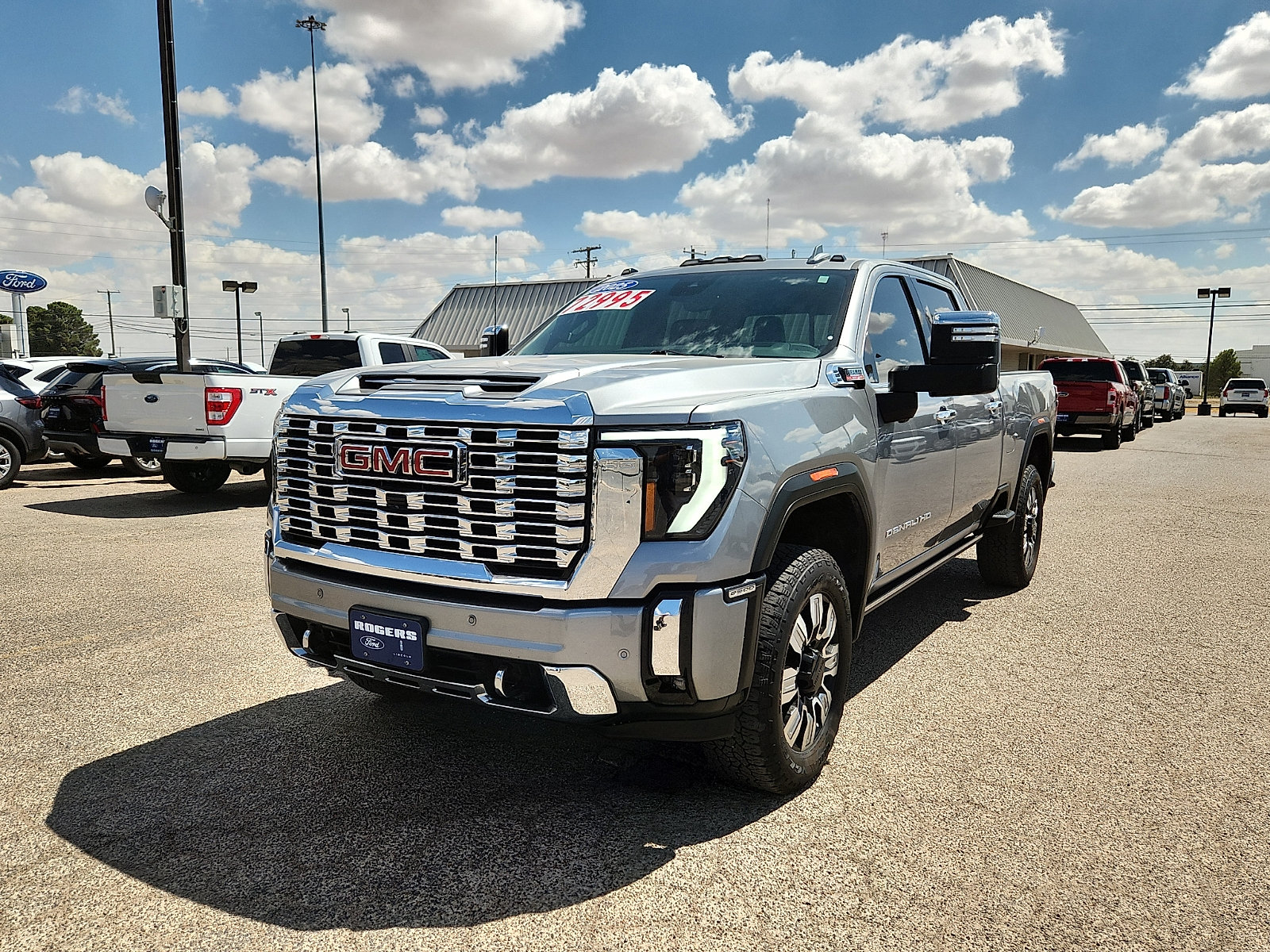 Used 2025 GMC Sierra 2500 Denali w/ Denali Reserve Package AWD/4WD image 3