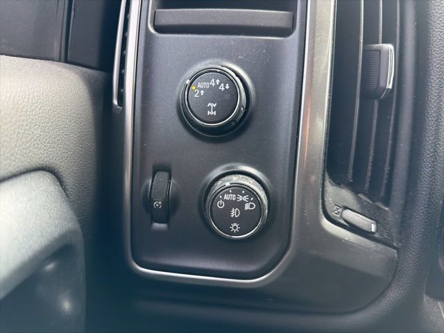 Used 2018 Chevrolet Silverado 1500 LT w/ All Star Edition image 19