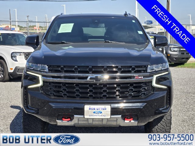 Used 2021 Chevrolet Tahoe Z71 w/ Luxury Package AWD/4WD image 2