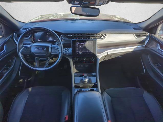 Used 2022 Jeep Grand Cherokee Altitude AWD/4WD image 17