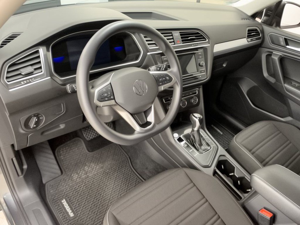 Used 2023 Volkswagen Tiguan S FWD image 4