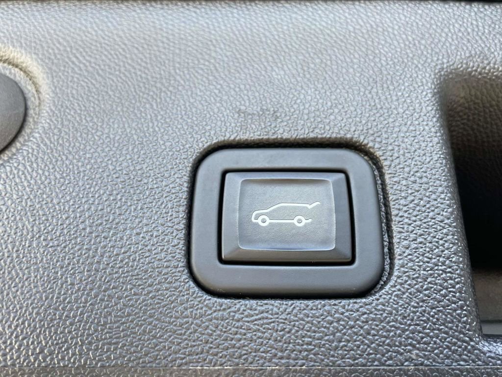 Used 2024 Chevrolet Equinox LT image 11